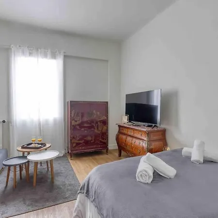 Studio Lumineux A 2 Min Du Metro + Lit Queen Size Апартаменты Ле-Лила